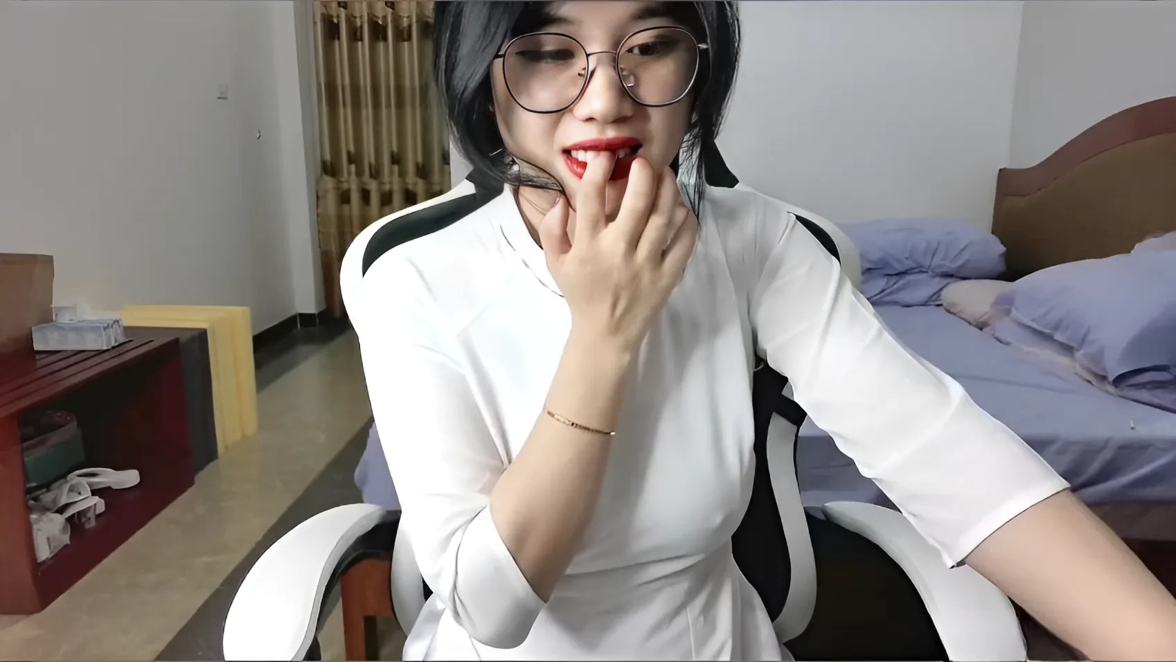 Hot girl áo dài hot nhất tháng 11 Anna Gau